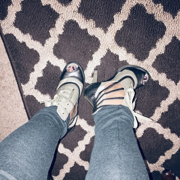 BAKERS Semi-Gladiator Open Toe Lace Up Booties - Picture 6 of 6